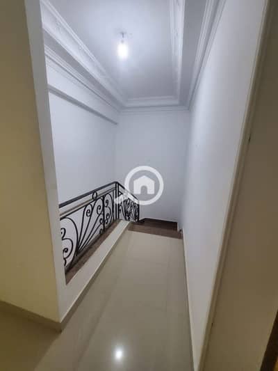 3 Bedroom Duplex for Rent in New Cairo, Cairo - دوبلكس 380 تحفه للايجار بالتجمع الاول خلف الميراج موقع مميز وسعر رائع