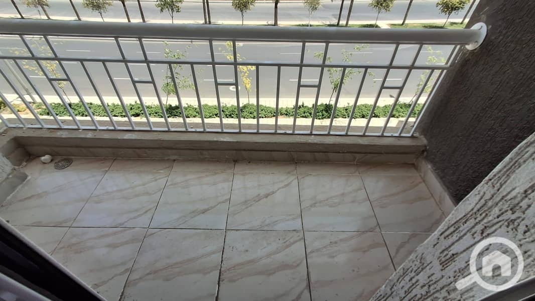 33 c7418ba0-9ddd-4472-be67-88e79da3e45c. jpeg