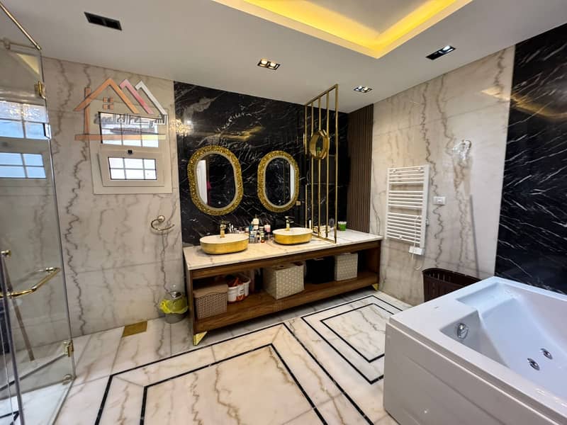 6 33a12983-e5a7-40a6-bc6e-0b825fd48c1f. jpeg