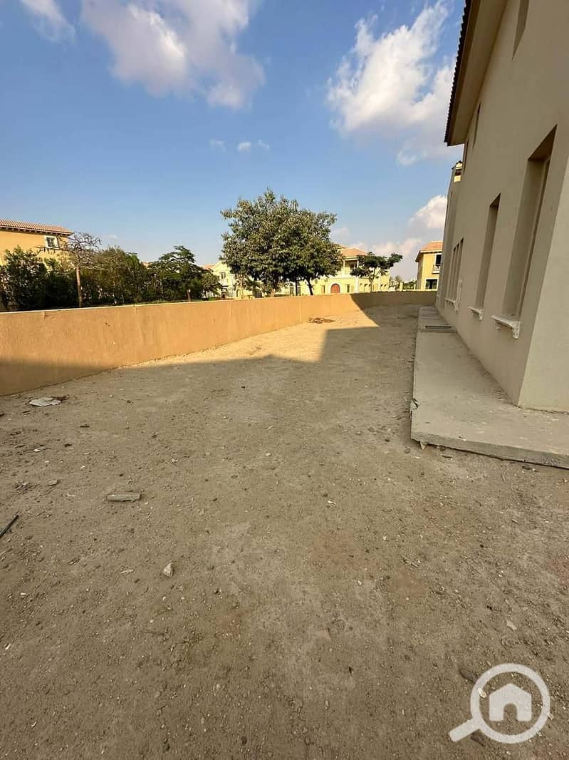 3 cf4f43bc-995b-43df-b532-ac17f7b39d10. jpeg