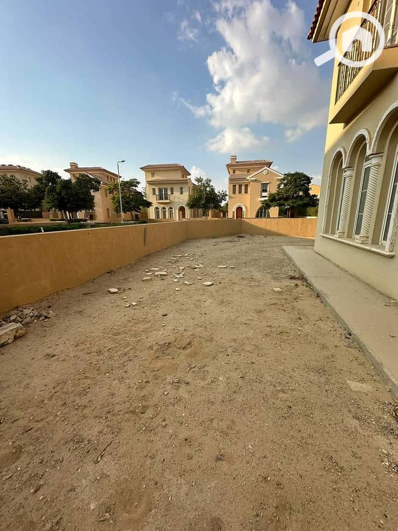 10 74e28ffc-0fe1-4486-bce6-ea20df554588. jpeg