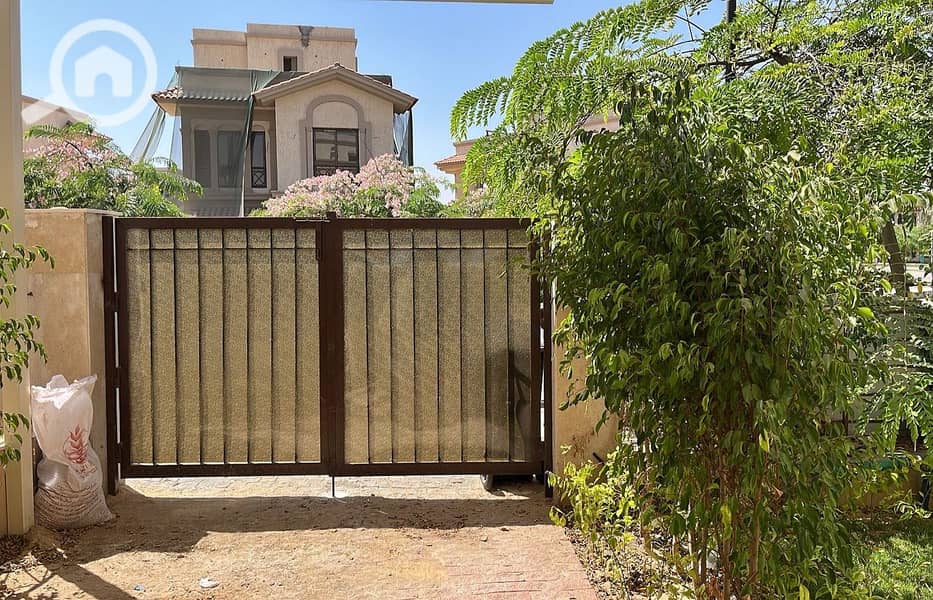 28 288546d0-4a54-4e27-a476-a0d5fb9a0533. jpg