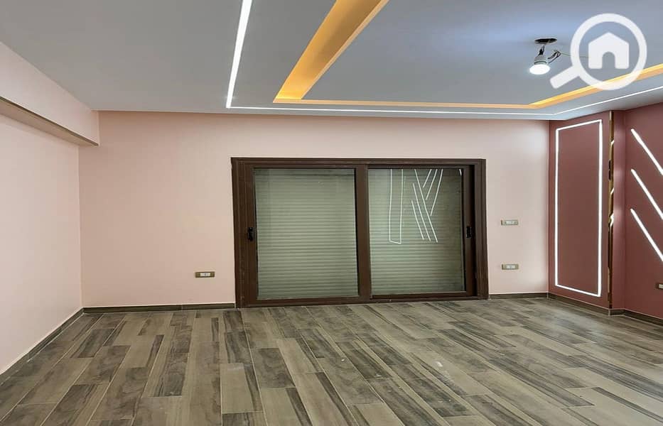 37 edb5f429-bff8-4886-9ab5-ad81570862ad. jpg