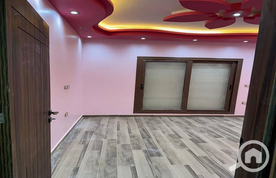 40 f66626a9-8c41-40af-8f0d-a0f0d04b3725. jpg