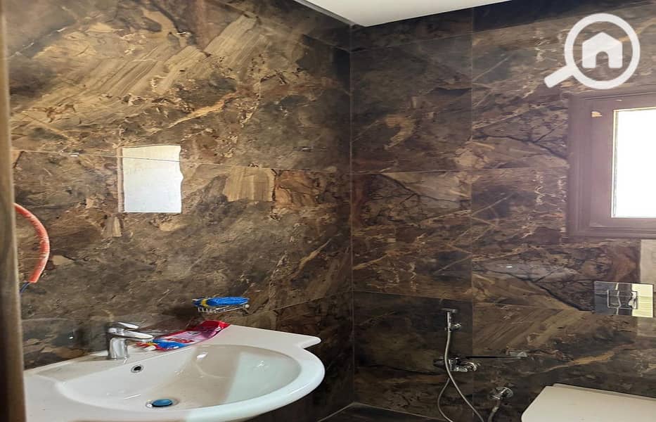 42 9b691aeb-091c-4764-8380-adea7674fc43. jpg