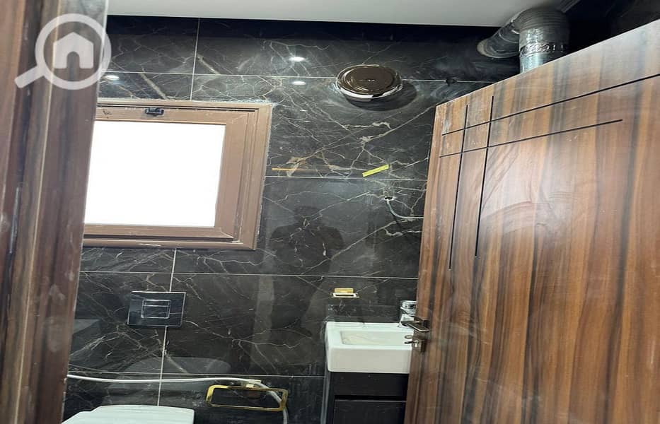 48 641fa212-7d2c-49d6-b5d5-0253c4e7d92f. jpg