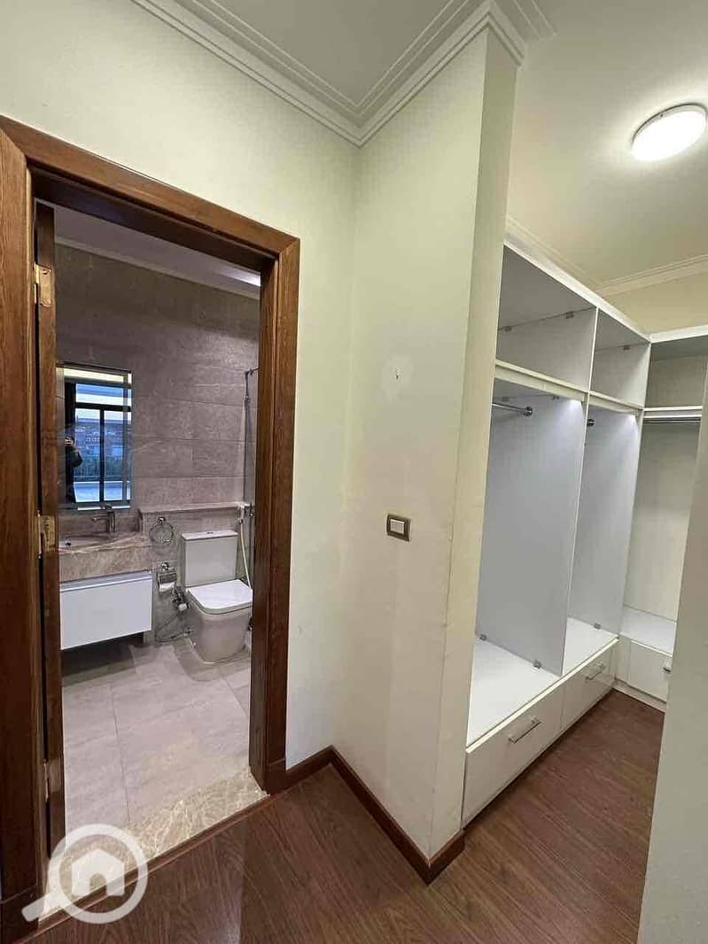 12 6fe845a7-f465-4693-8ec8-b8c777346901. jpg