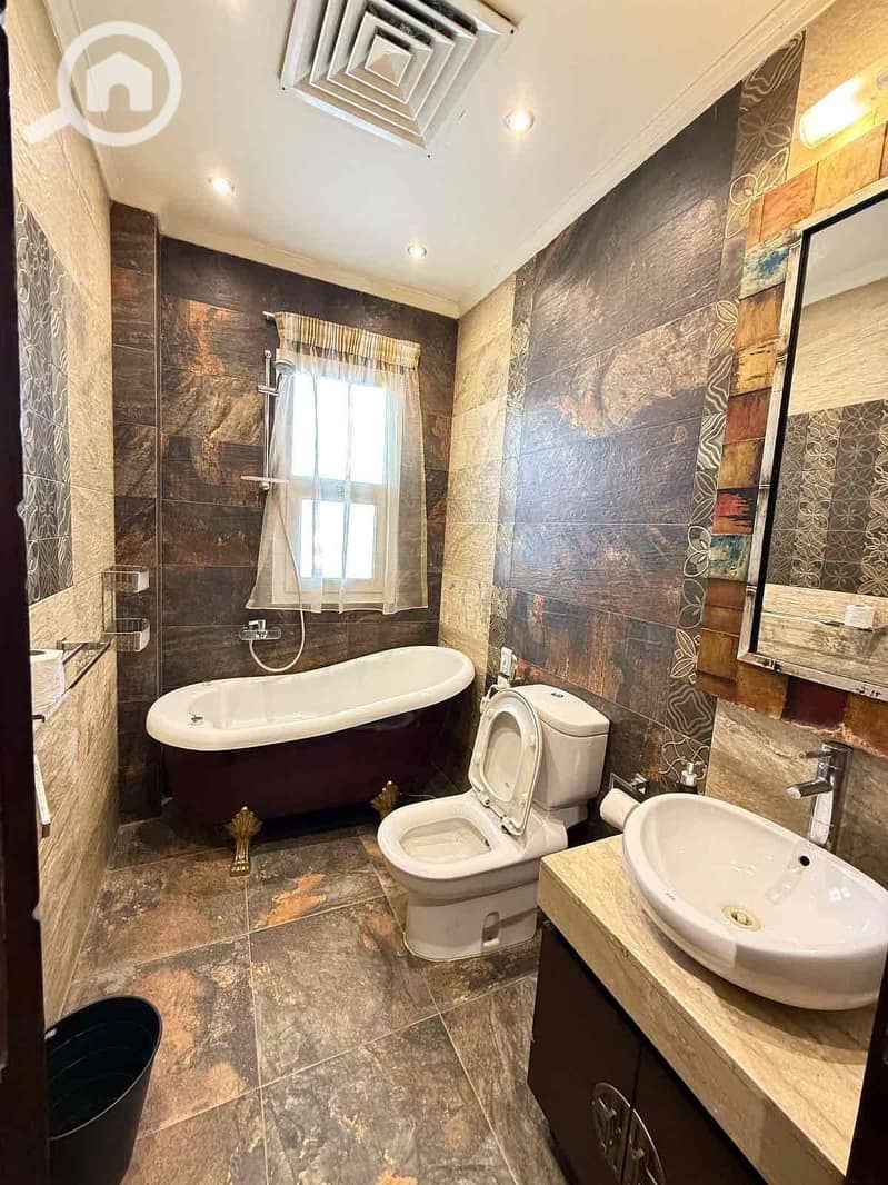 7 f4b2cd0b-a2a8-4067-b7f1-52b37c5780ad. jpg