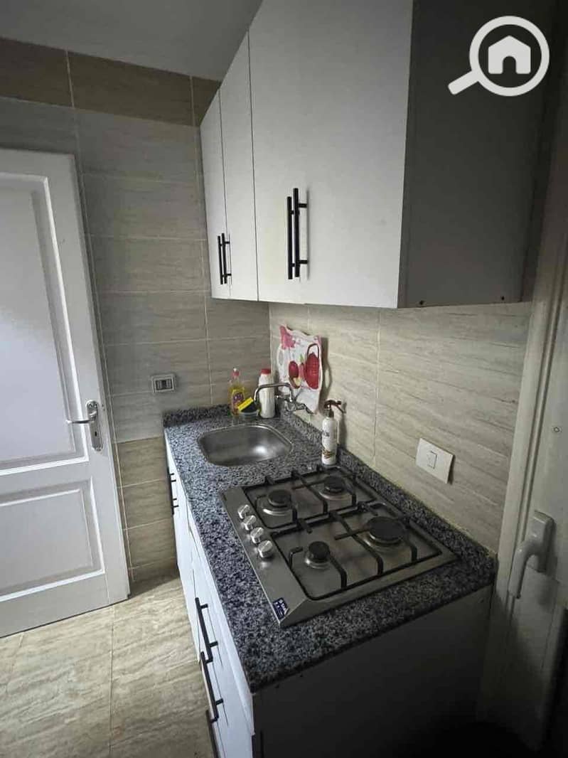 8 b91f725b-4c15-4475-9c1c-4f391821c6c1. jpg