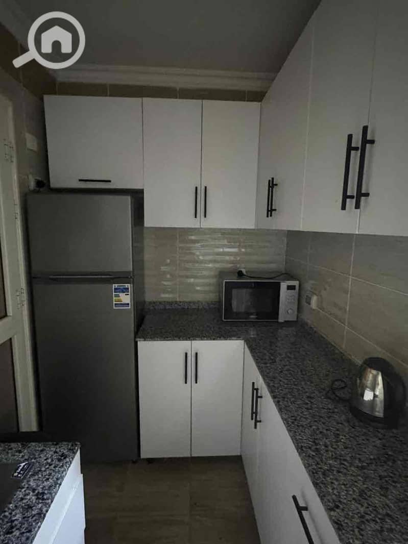 9 e5cd4e26-9c5d-432f-a49a-b402b25ffaf8. jpg