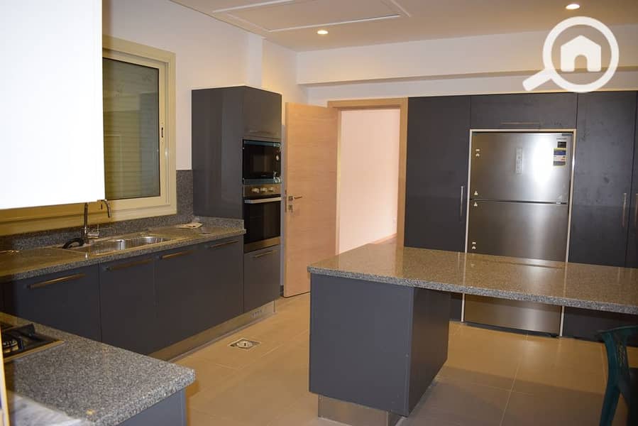 18 PHOTO-2026-01-21-18-25-30 4. jpg