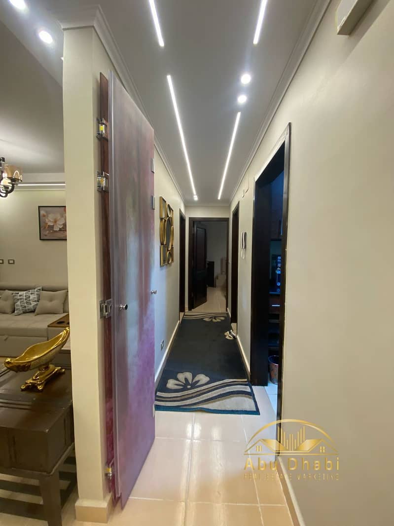 4 10f10b92-1b2e-4ae0-b596-6fc1a44fdfe0. jpg