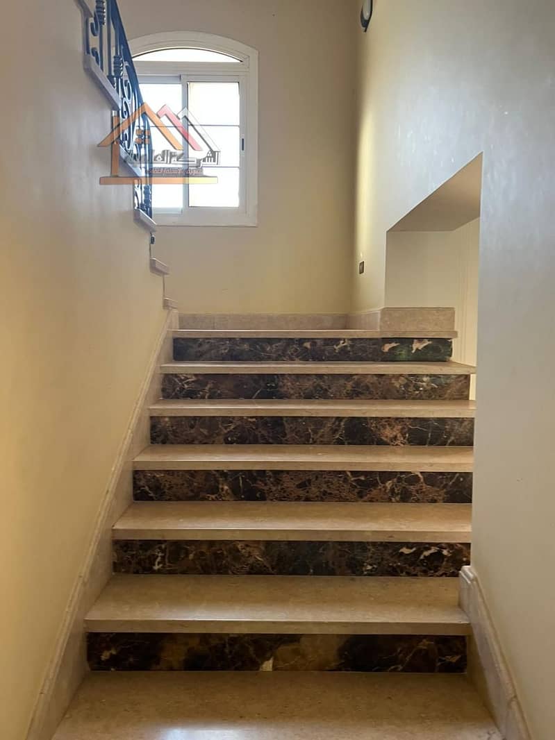 7 b663c2bd-afed-4205-86e6-3aa70da87483. jpg