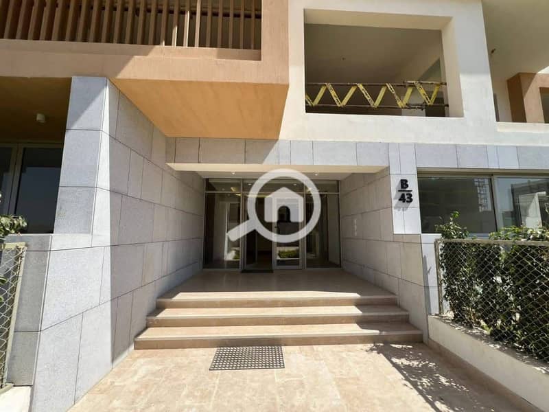 2 8a3941b8-6adf-4781-9cbb-9a35576fa580. jpg