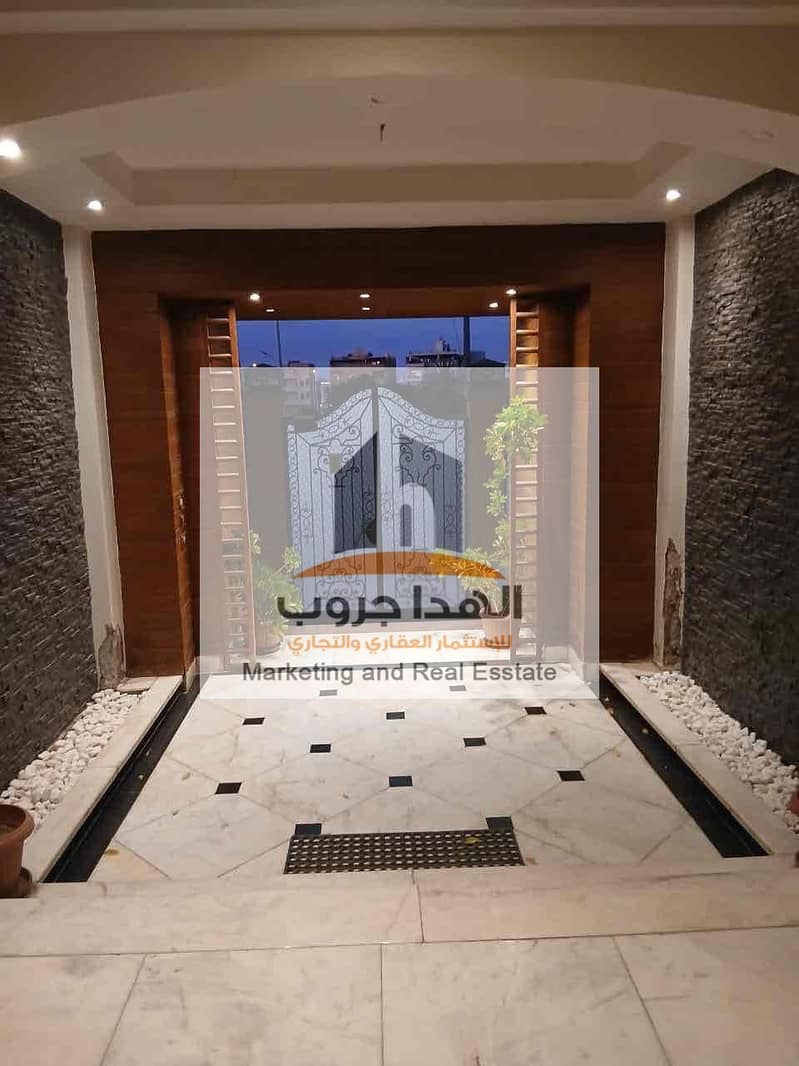 2 69ba613d-ee81-4cfd-9e41-7c8400df9372. jpg