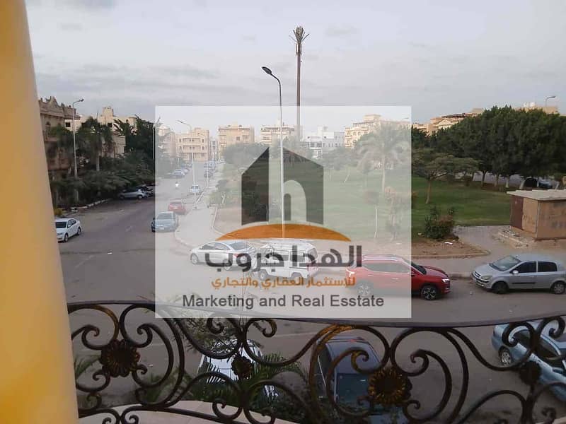 10 7b294228-ba8d-4a45-8c05-cc7d0c202aa4. jpg