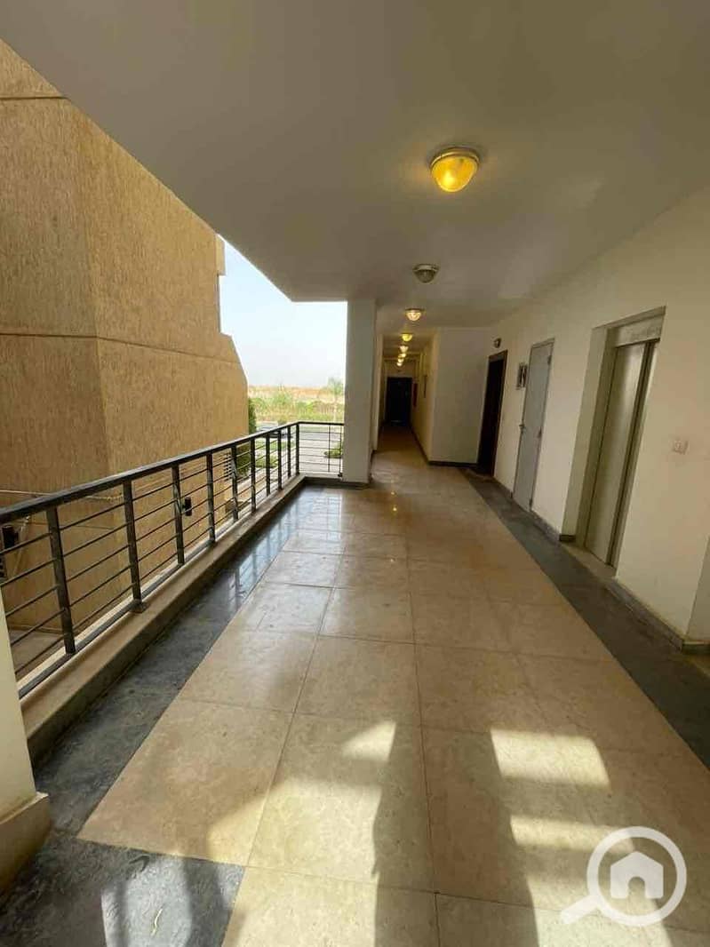 2 eea091a4-c959-42dd-8f25-1ac455dfaec3. jpg