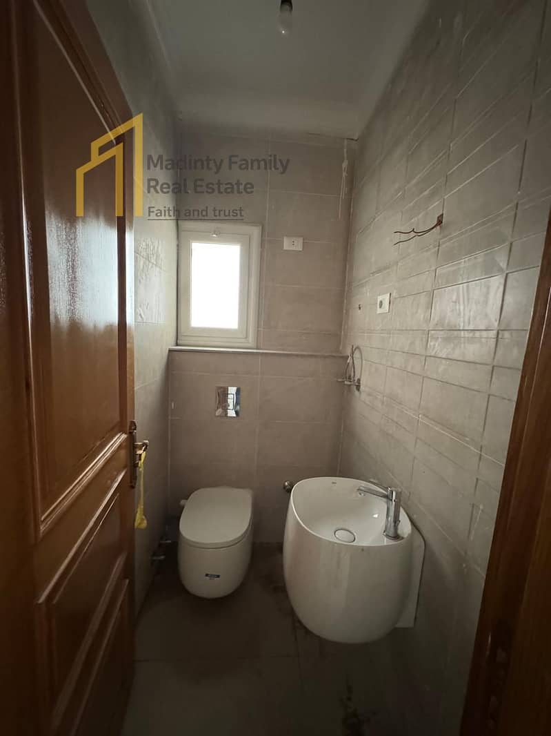 4 0bcb2662-870d-4d7f-a7ba-8cfc464fabd0. jpg