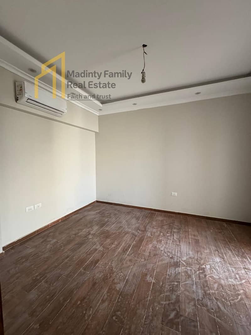 8 9078c46f-7470-4ff9-a03f-6385d57de292. jpg