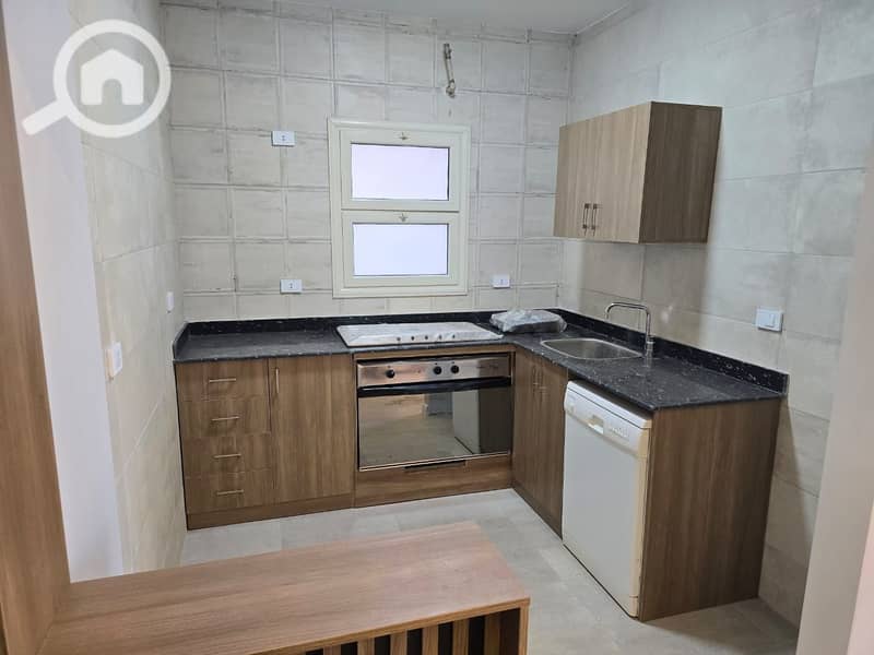 4 8ce17e0f-d6a7-473f-89e1-3bcbbeee0323. jpg