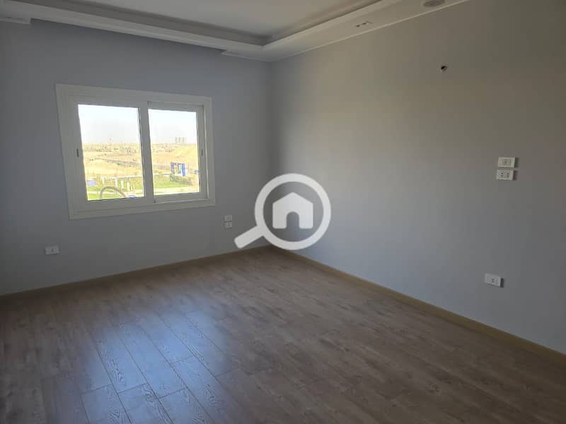 7 97f8bda7-b5b6-4eb2-b247-73c60accc45b. jpg