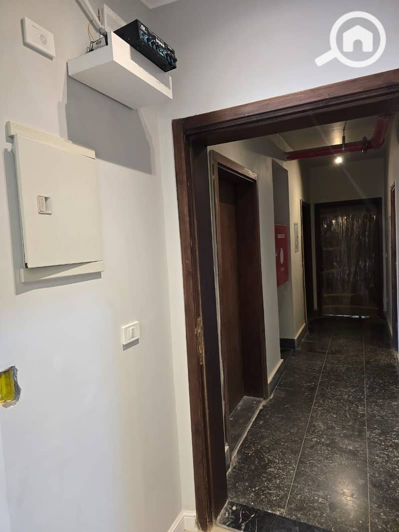 8 121ba073-3ece-4e31-a6f8-d6e4c6d899a3. jpg