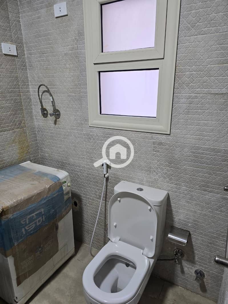 12 a957d361-f182-4291-ac74-845437a9027a. jpg