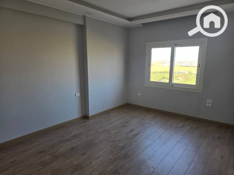 13 c367de6f-bf66-4d3a-b2a1-a5a364247af9. jpg