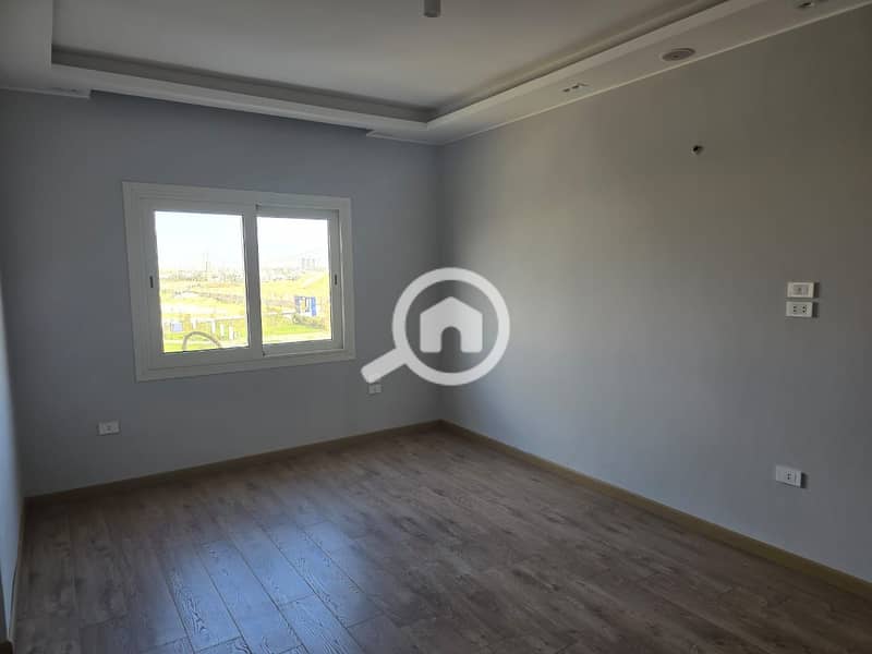 17 d73984b5-8bb0-49ad-ac24-6471bd8d69f6. jpg