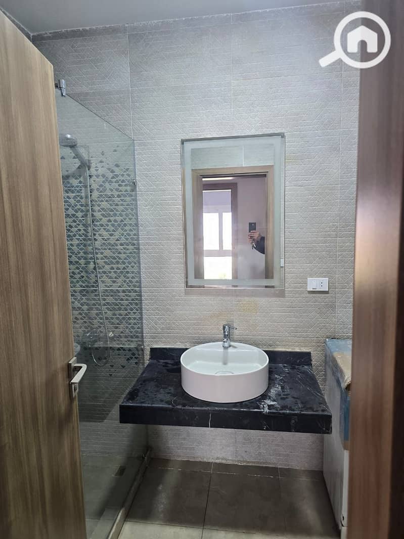 18 fd95a5df-aa44-490d-b1ed-6578d75d1e00. jpg