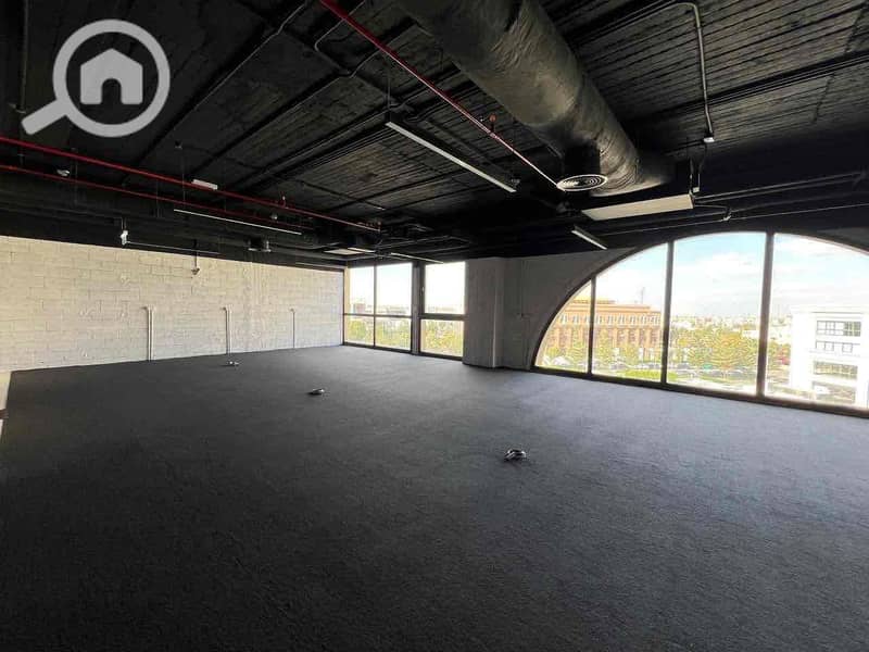 2 b6d55f37-b048-49ca-976b-573c0caa3bd6. jpg