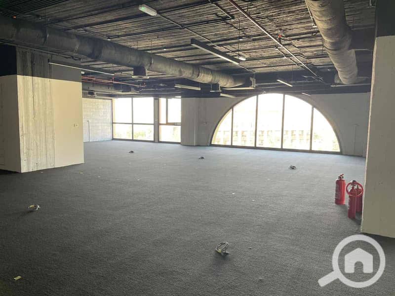 9 2b4546fb-8d47-41f2-af25-c68804f51c5f. jpg