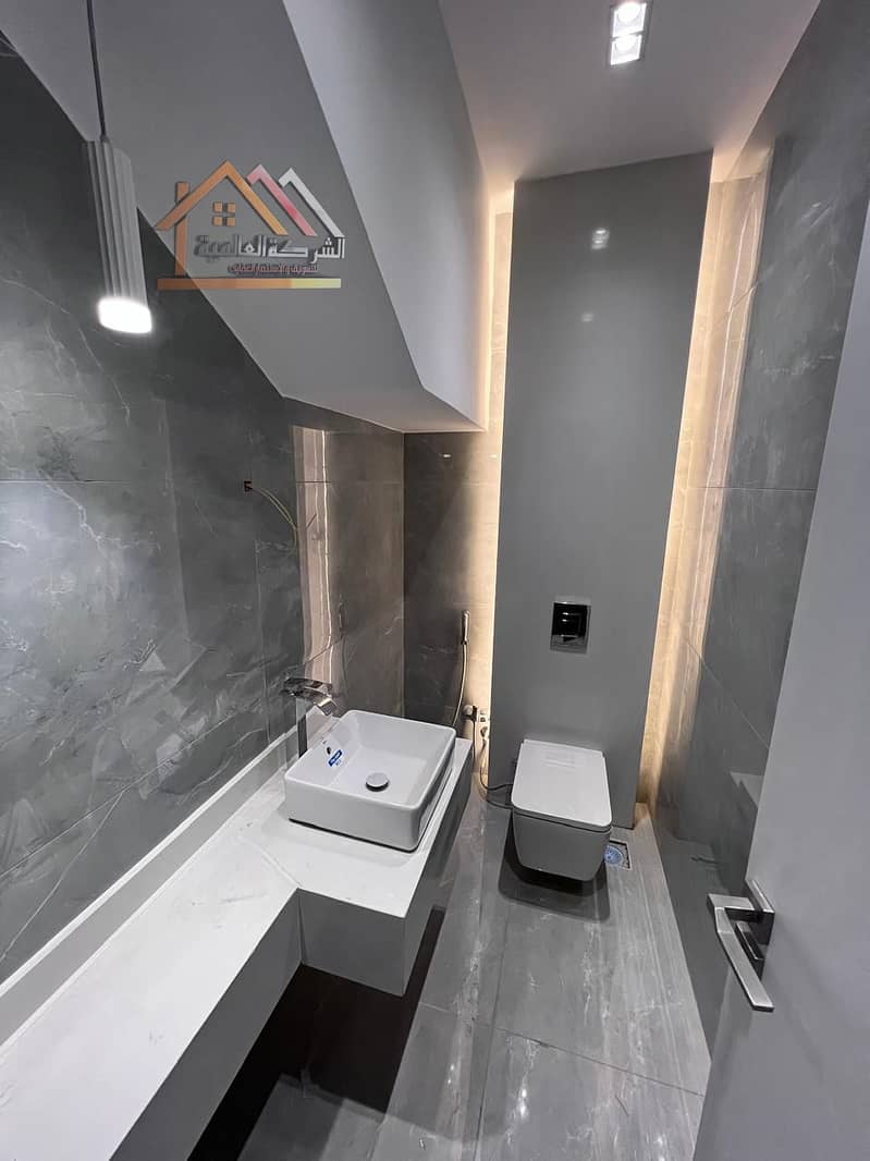 10 7a5ce78d-ab19-49f8-b826-236facc5e774. jpg