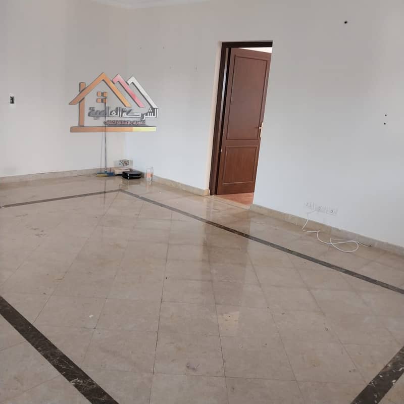 14 adfca602-885e-44f5-9978-ea3f43584dbe. jpg