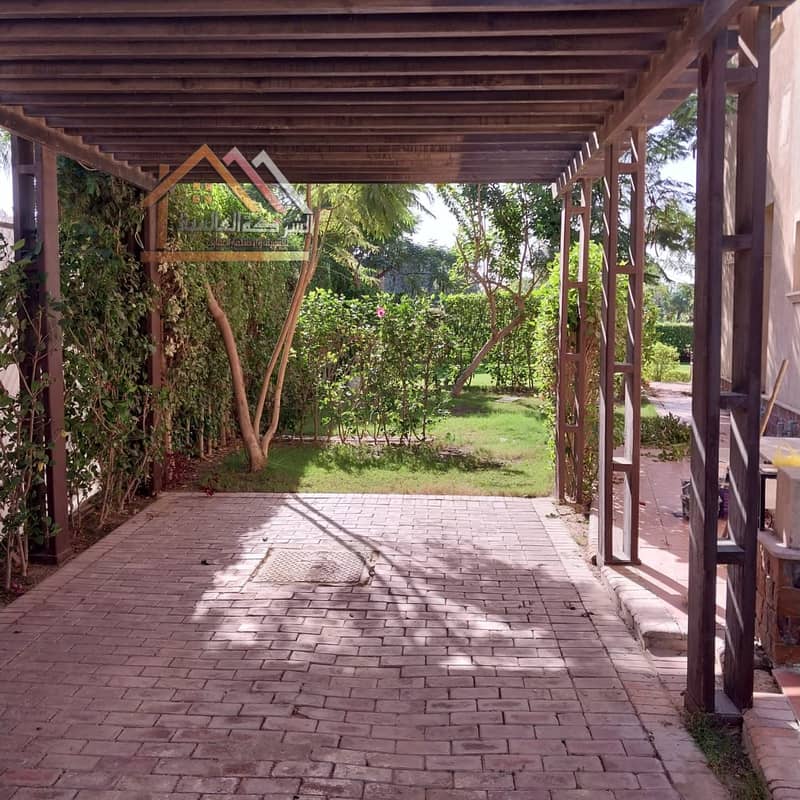 19 da0a91c0-c9fa-4241-bd41-9602c5c6a30e. jpg