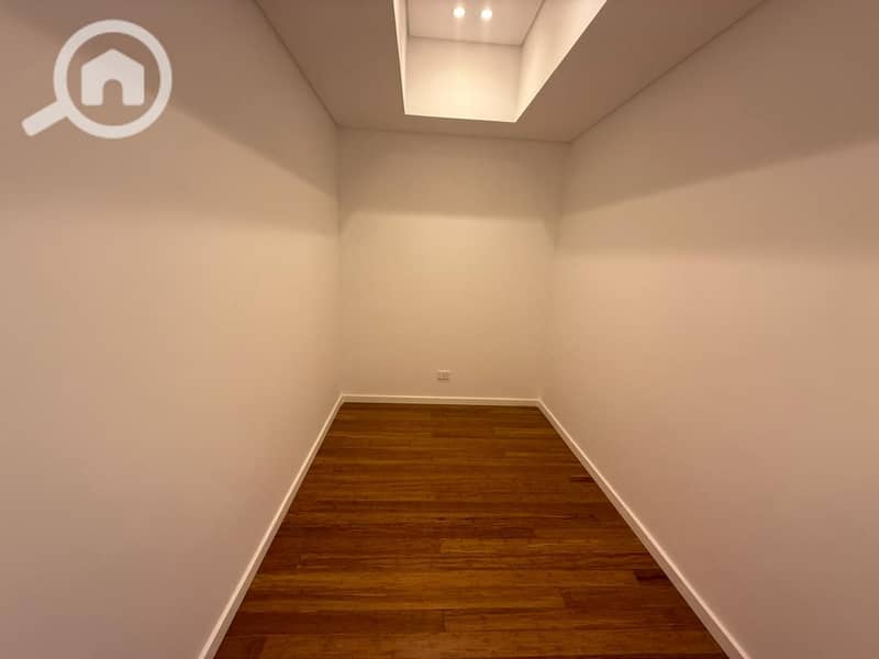 22 WhatsApp Image 2025-11-09 at 7.17. 42 PM (5). jpeg