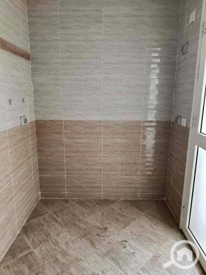 7 c60e47f7-2985-4105-b7d9-291a8a8c7c0a. jpg