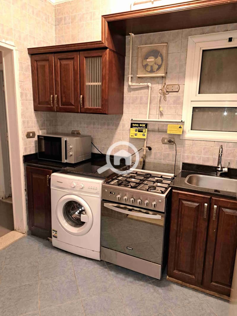 2 20250211_201155. jpg