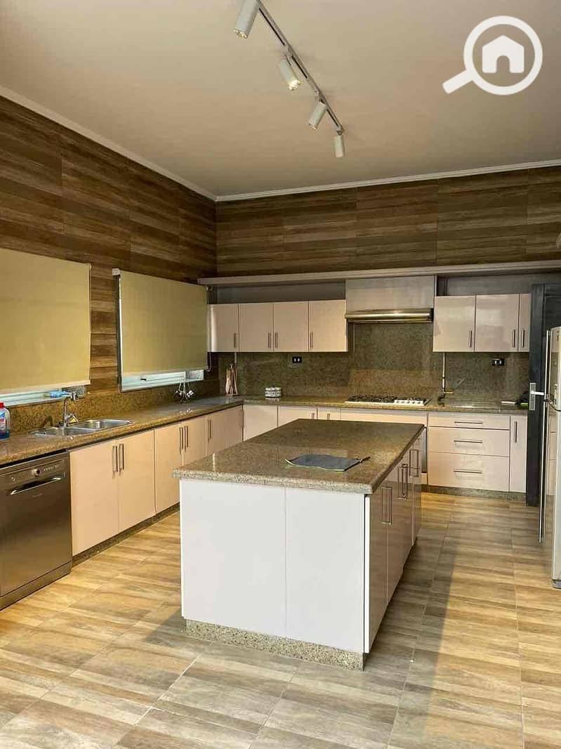 12 4a5c0752-8bb3-4f22-bdf3-7c0d7290448d. jpg