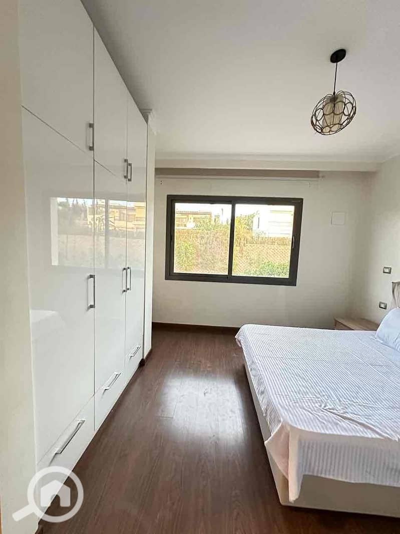 13 078b74f0-9a57-48ad-b69b-0e506d92c879. jpg