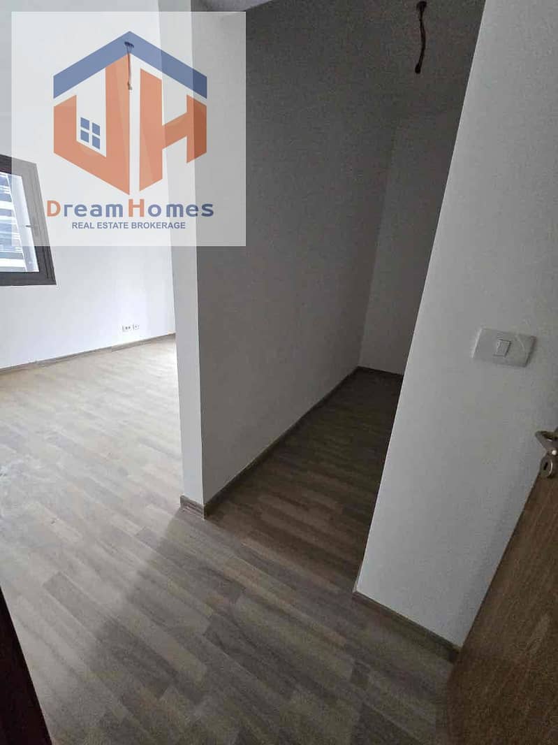 3 8E685B44-9948-4F92-8C04-4FC8A66FD78E. jpg