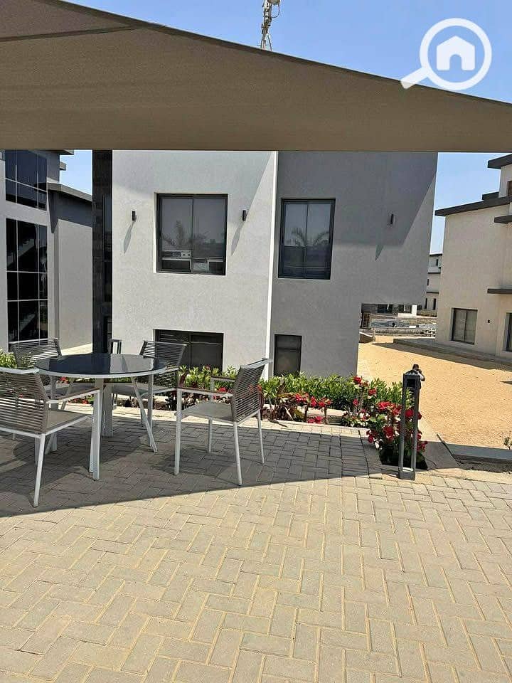 8 599071226_855246246873680_1237113327288405812_n. jpg