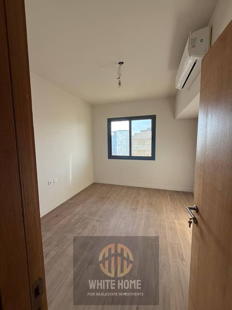 2 24bec308-deac-4cc0-b74a-7b6e1a1d4bb3. jpeg