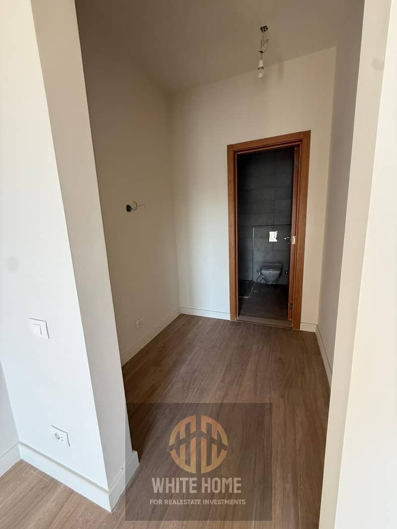 6 dc621f54-ad21-4df9-81dd-8807dc3b5466. jpeg