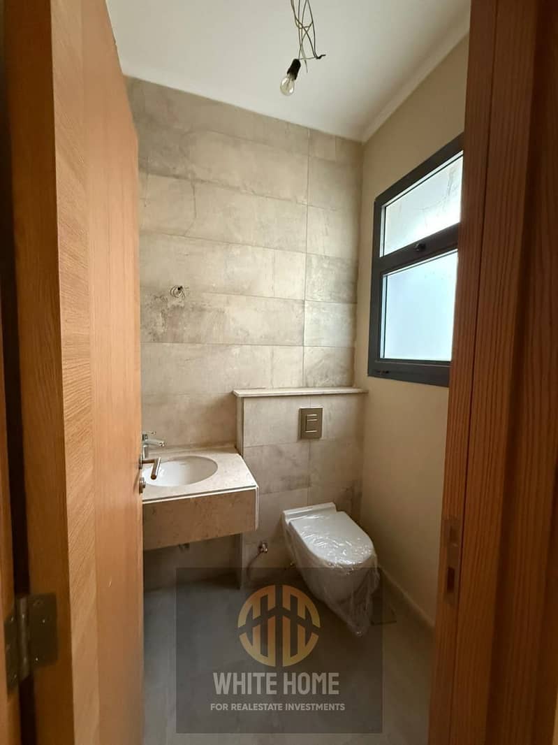 10 5e884a68-dea7-445b-af53-90beb379d036. jpeg