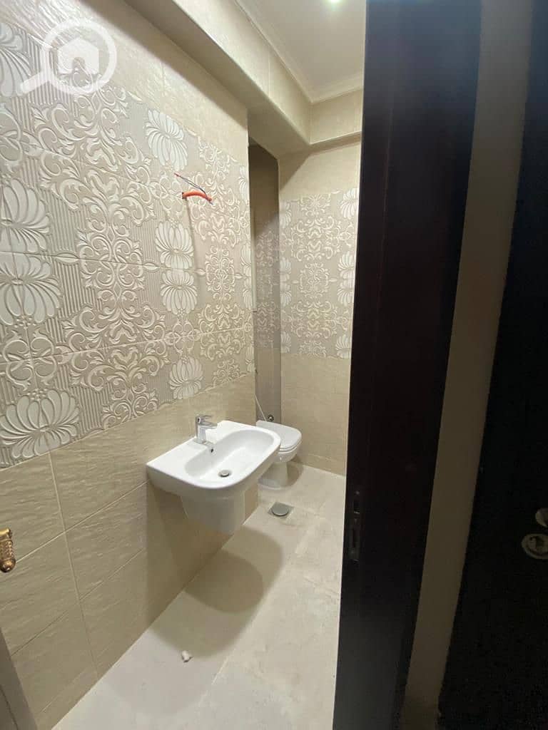 4 87bef9ea-5805-4938-9fc6-7ce19c6f37ea. jpg