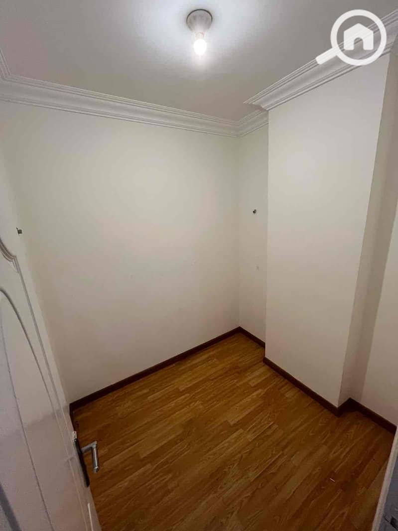 14 4b6c400d-b81b-49ec-a100-f430c09ef857. jpg