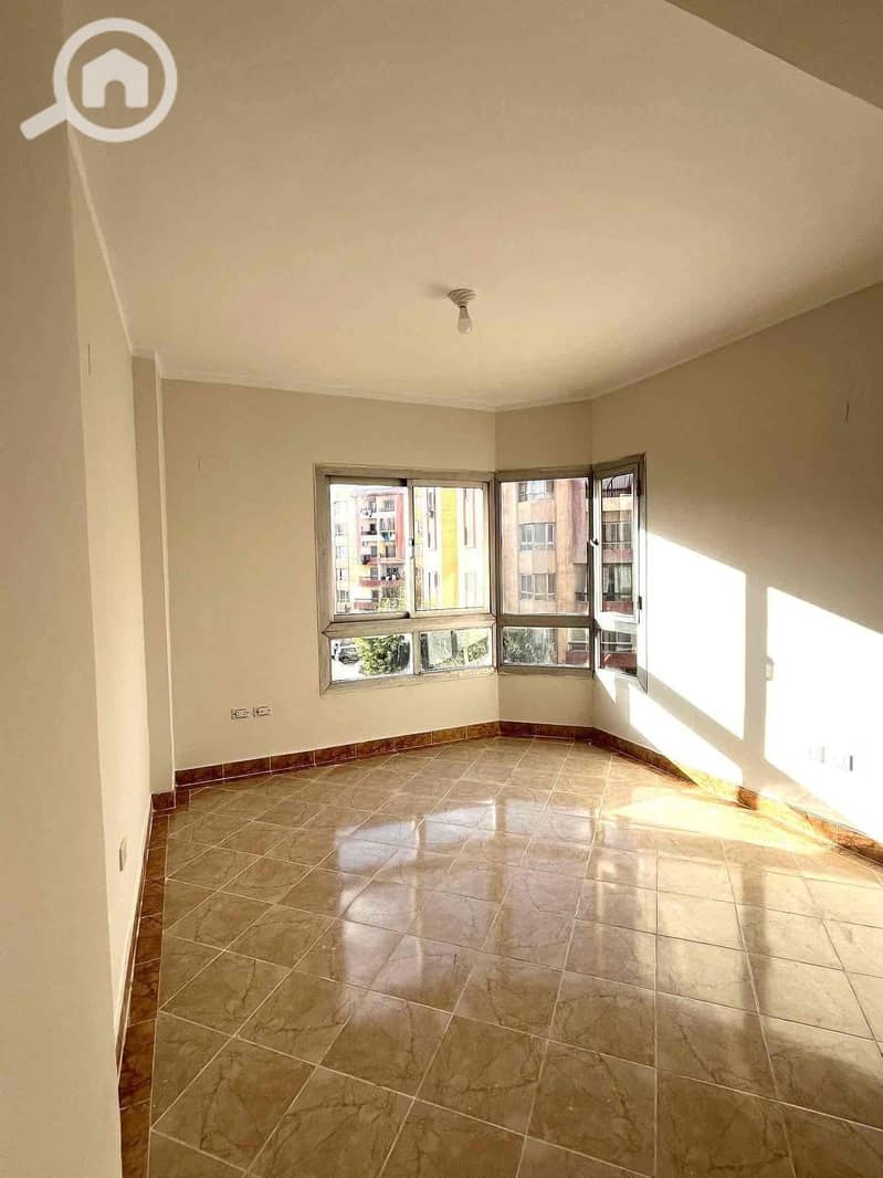 8 ee7ab44c-23f6-4c0d-8345-a1bcb09f9bfd. jpg