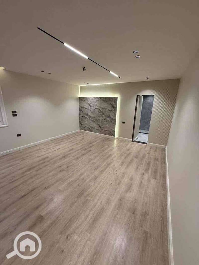 10 a3bef49e-9791-4f27-911f-7b7adc8da1ba. jpg