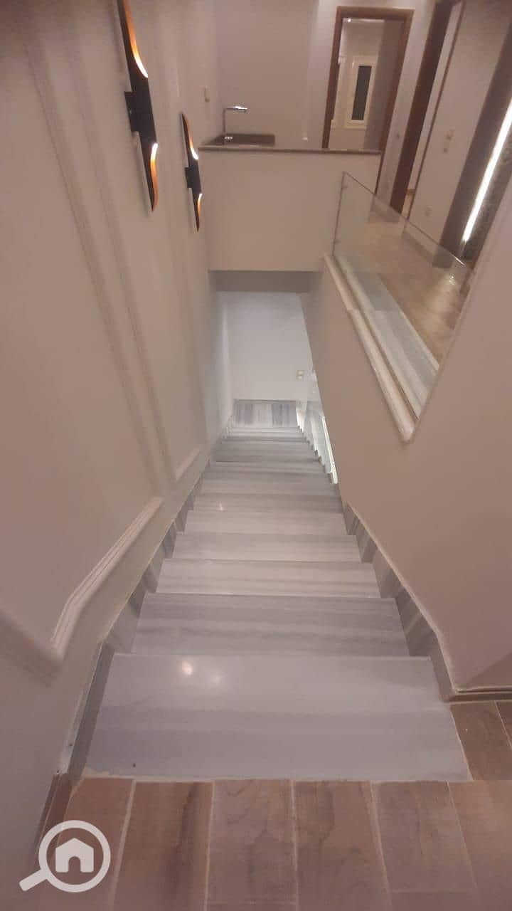 15 78279d6f-6921-4e5b-b80b-dad408524081. jpeg